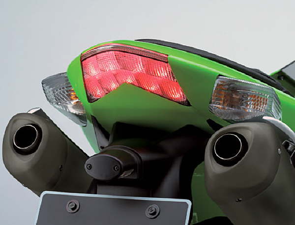 kawasakizx10r2006-7059-006-f[1]