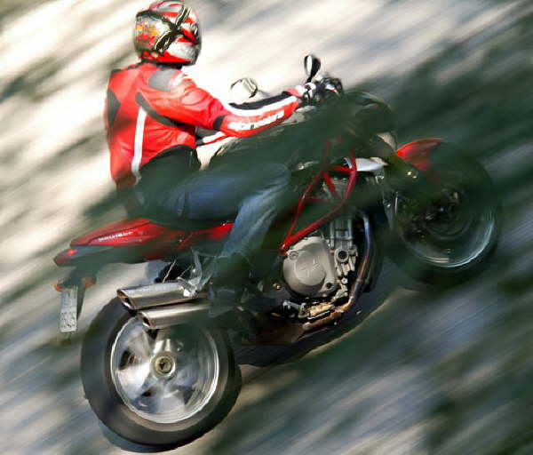 Brutale 910
