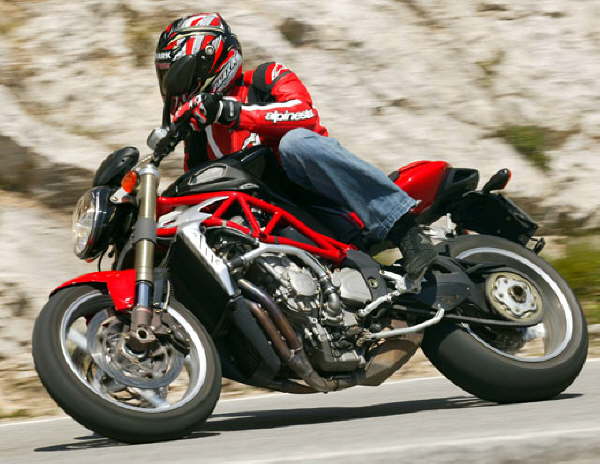 Brutale 910