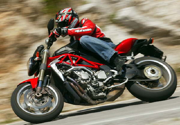 Brutale 910