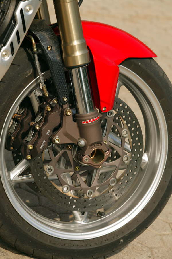 Brutale 910