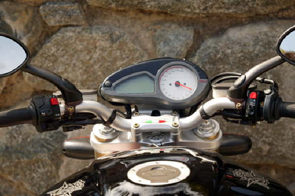 Brutale 910
