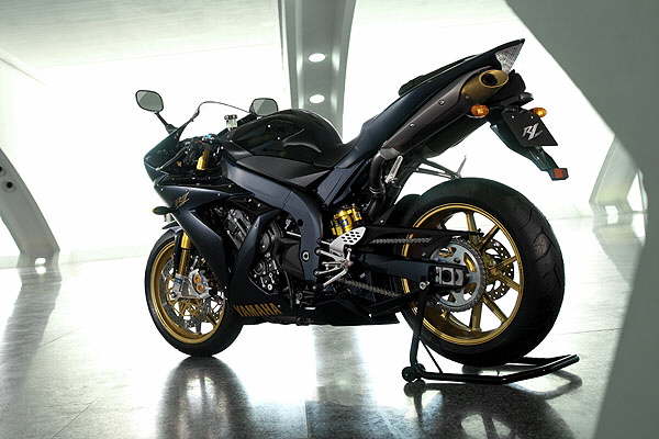 yamaha-r1-06-bikepics-423035