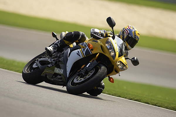 yamaha-r1-06-bikepics-423048
